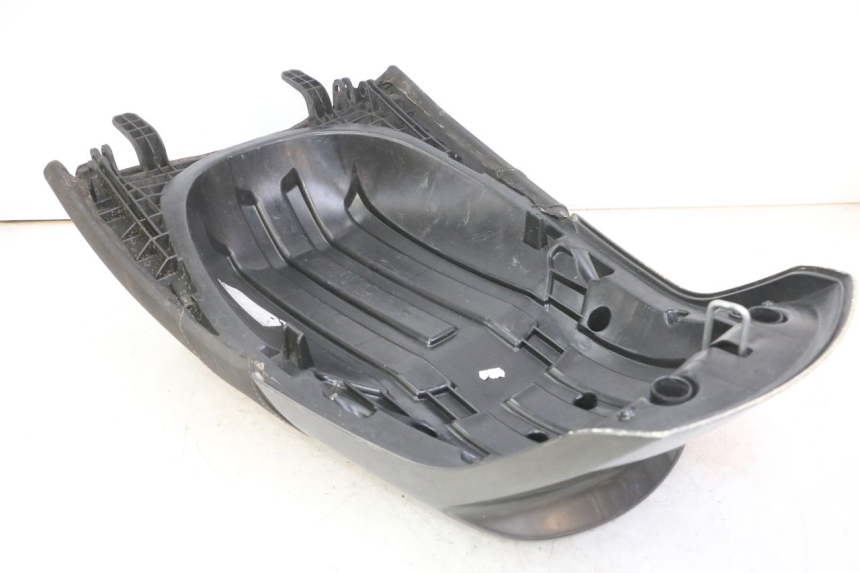 photo de SELLA POSTERIORE PEUGEOT SATELIS 125 (2013 - 2018) - Zoom sullo stato d'uso