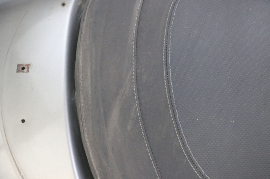 photo de SELLA POSTERIORE PEUGEOT SATELIS 125 (2013 - 2018) - Panoramica del profilo