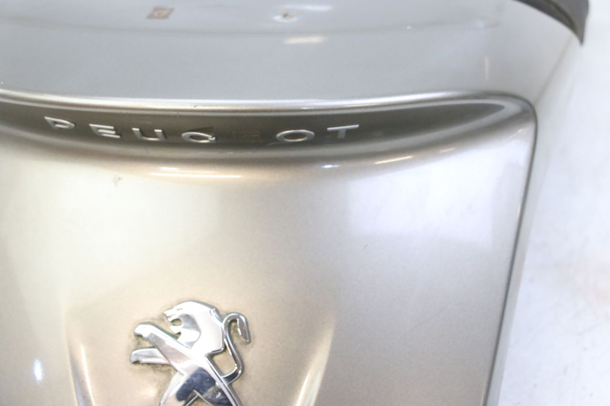 photo de SELLA POSTERIORE PEUGEOT SATELIS 125 (2013 - 2018) - Marcature e riferimenti originali