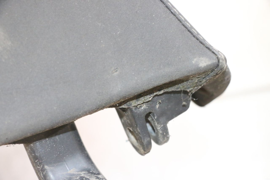 photo de SELLA POSTERIORE PEUGEOT SATELIS 125 (2013 - 2018) - Dettaglio del componente