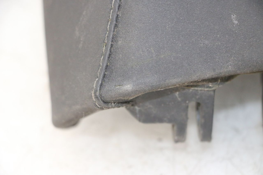 photo de SELLA POSTERIORE PEUGEOT SATELIS 125 (2013 - 2018) - Zoom sullo stato d'uso