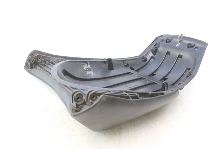 photo de SELLE POSTERIORE PEUGEOT SATELIS 125 (2006 - 2009) - Dettaglio del componente