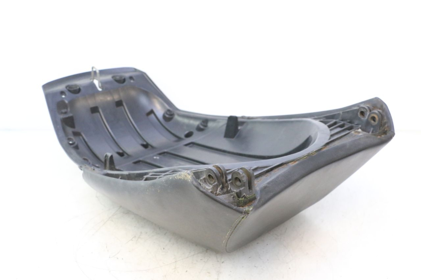 photo de SELLE POSTERIORE PEUGEOT SATELIS 125 (2006 - 2009) - Zoom sullo stato d'uso