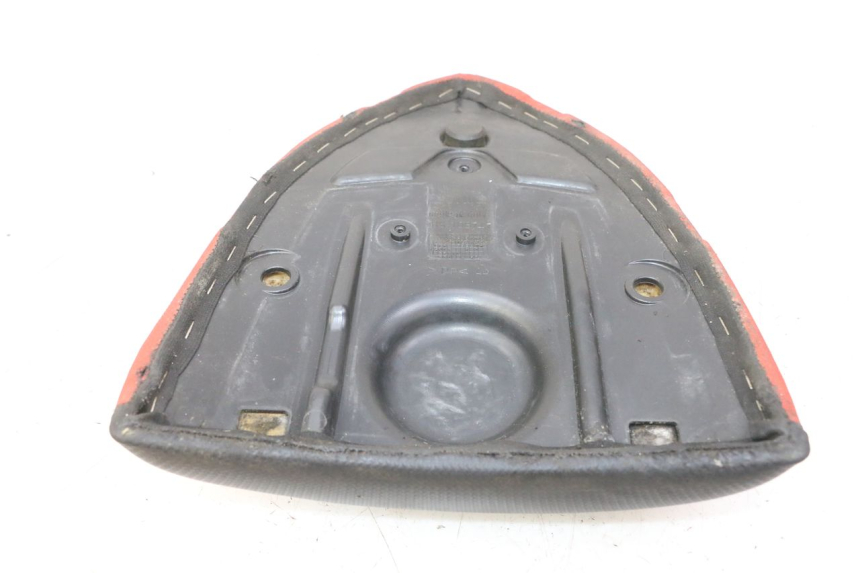 photo de SELLE POSTERIORE APRILIA SR R 2T LC 50 (2018 - 2021) - Zoom sullo stato d'uso