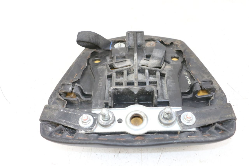 photo de SELLA POSTERIORE SUZUKI GSR 750 (2011 - 2017) - Altra angolazione