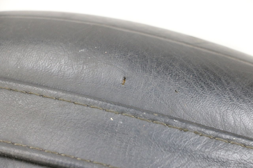 photo de SELLA POSTERIORE SUZUKI VL INTRUDER 125 (2004 - 2007) - Primo piano tecnico