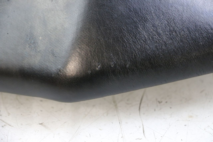 photo de SELLA POSTERIORE YAMAHA FZ1 FAZER 1000 (2007 - 2009) - Zoom sullo stato d'uso