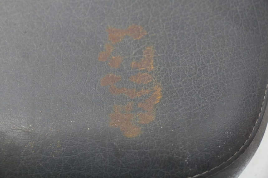 photo de SELLA POSTERIORE YAMAHA YP MAJESTY 125 (1998 - 2001) - Dettaglio del componente