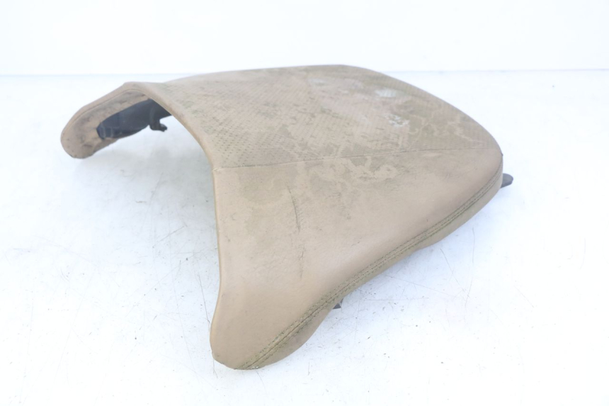 photo de SELLE POSTERIORE YAMAHA YP MAJESTY 400 (2004 - 2008) - Dettagli dei punti di fissaggio