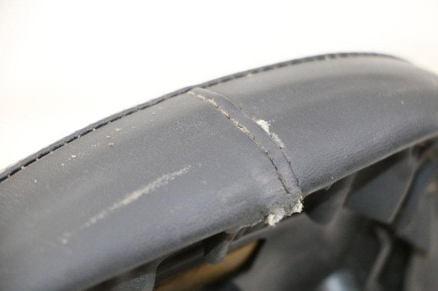 photo de SELLA POSTERIORE YAMAHA YP MAJESTY 125 (2002 - 2006) - Dettaglio del componente