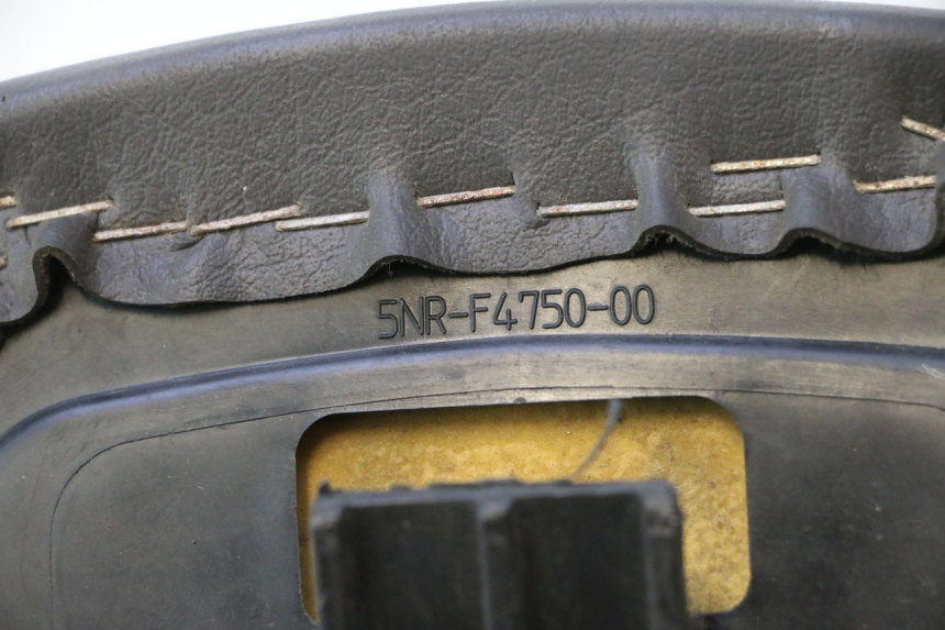photo de SELLA POSTERIORE YAMAHA YP MAJESTY 125 (2002 - 2006) - Dettaglio del componente