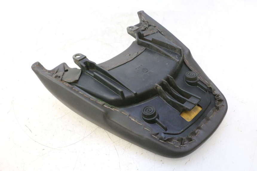 photo de SELLA POSTERIORE YAMAHA YP MAJESTY 125 (2002 - 2006) - Primo piano tecnico