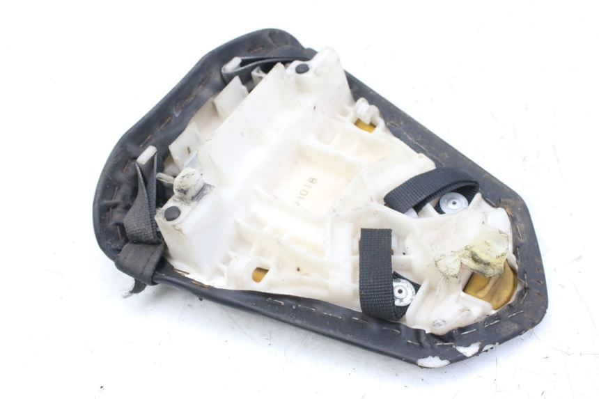 photo de SELLE POSTERIORE YAMAHA YZF R1 1000 (2007 - 2008) - Zoom sullo stato d'uso