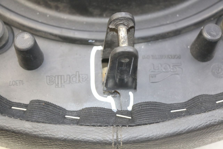 photo de SELLA APRILIA ATLANTIC 125 (2003 - 2009) - Stato della superficie e materiale