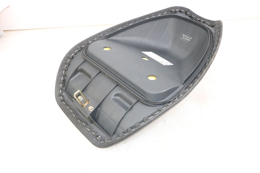 photo de SELLA ANTERIORE DAELIM A-FOUR 2T 50 (2005 - 2012) - Dettagli dei punti di fissaggio