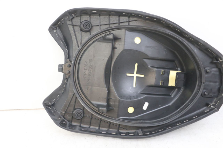 photo de SELLE ANTERIORE YAMAHA AEROX 2T 50 (2013 - 2017) - Vista d'insieme del prodotto