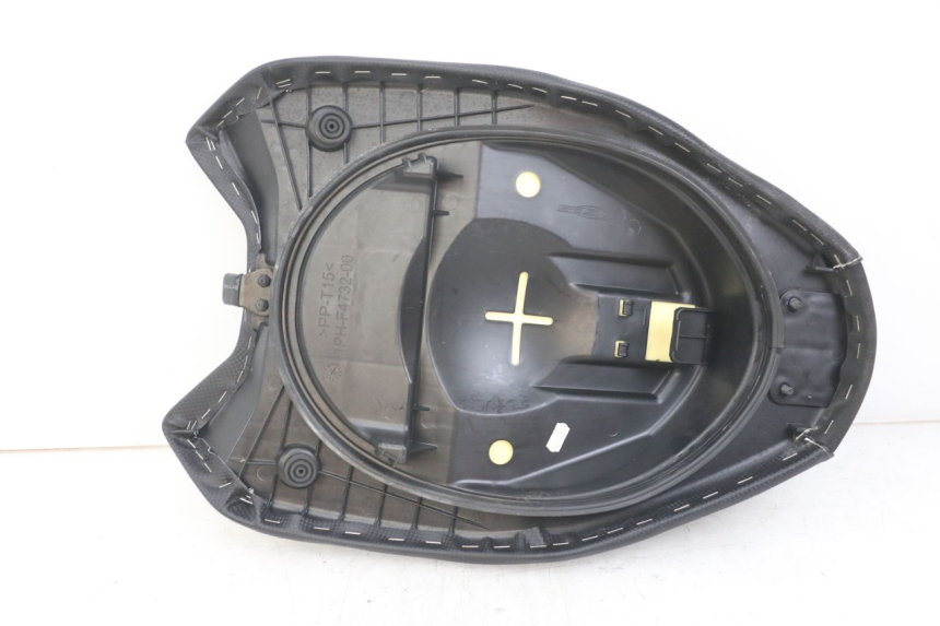 photo de SELLE ANTERIORE YAMAHA AEROX 2T 50 (2013 - 2017) - Stato della superficie e materiale