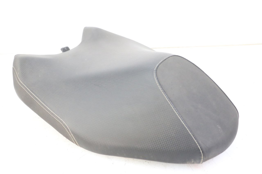 photo de SELLA ANTERIORE YAMAHA AEROX NAKED 2T 50 (2013 - 2017) - Zoom sui componenti