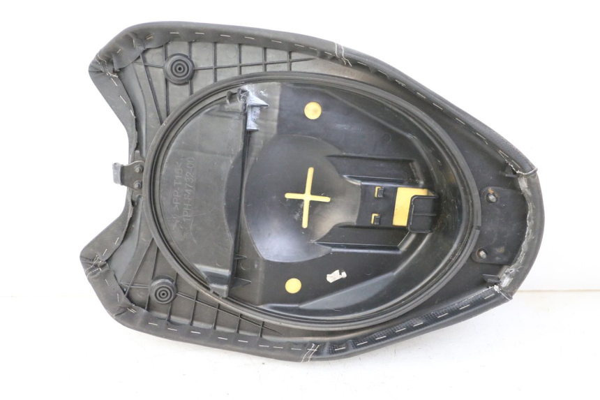 photo de SELLA ANTERIORE YAMAHA AEROX NAKED 2T 50 (2013 - 2017) - Vista d'insieme del prodotto