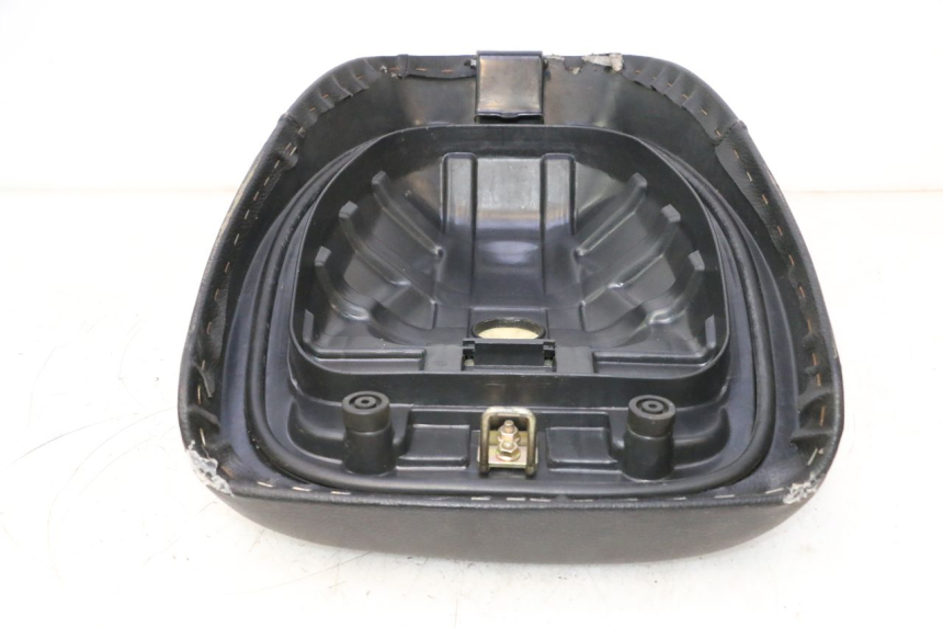 photo de SELLA ANTERIORE KYMCO AGILITY PREMIUM 50 (2007 - 2010) - Zoom sui componenti