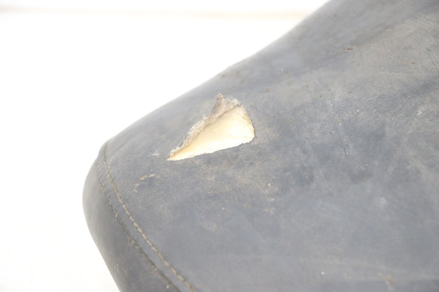 photo de SELLA ANTERIORE HYOSUNG GV AQUILA 125 (2000 - 2009) - Marcature e riferimenti originali