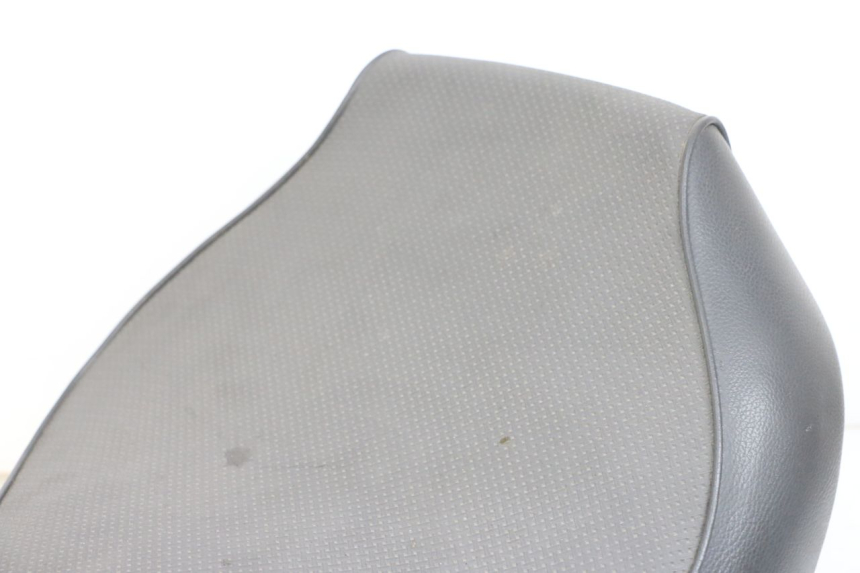 photo de SELLA ANTERIORE APRILIA CLASSIC 125 (1995 - 2001) - Altra vista dell'articolo