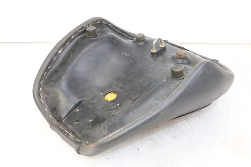 photo de SELLA ANTERIORE APRILIA CLASSIC 125 (1995 - 2001) - Primo piano tecnico