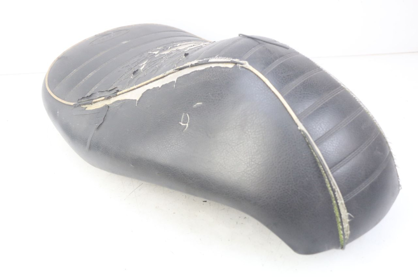 photo de SELLA ANTERIORE PEUGEOT DJANGO 2T 50 (2014 - 2019) - Zoom sullo stato d'uso