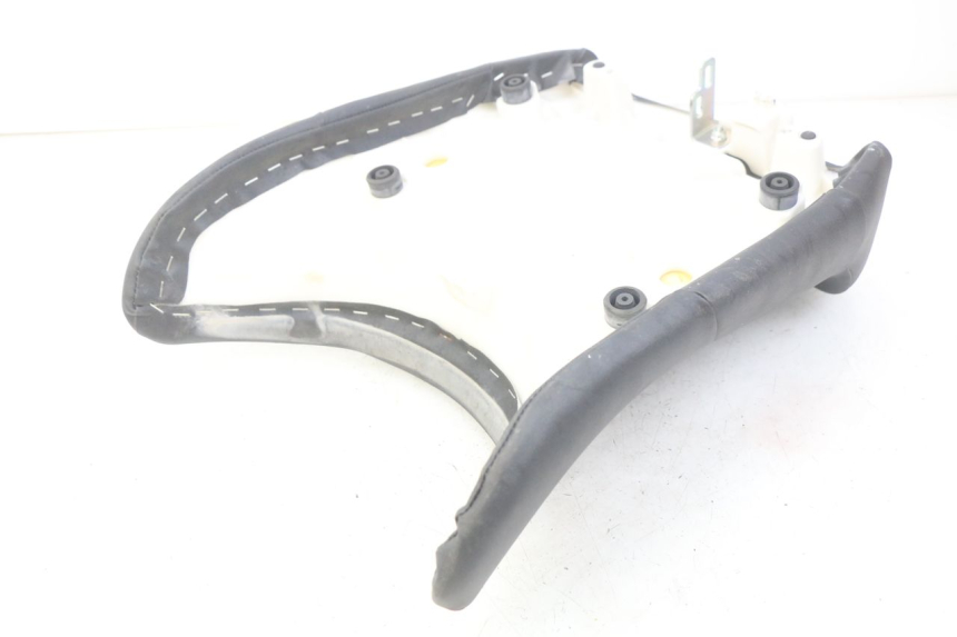 photo de SELLE ANTERIORE YAMAHA FJR ABS 1300 (2006 - 2012) - Dettagli dei punti di fissaggio