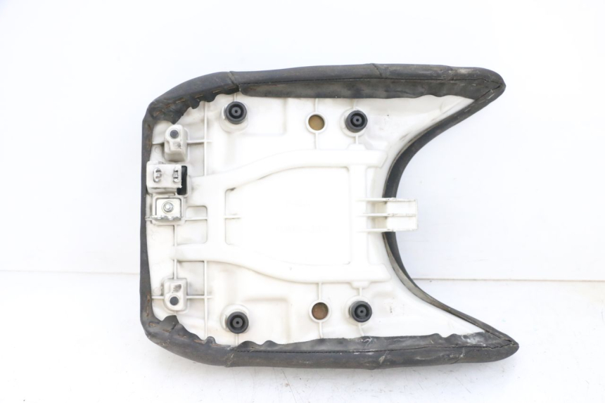 photo de SELLE ANTERIORE YAMAHA FJR ABS 1300 (2006 - 2012) - Primo piano tecnico