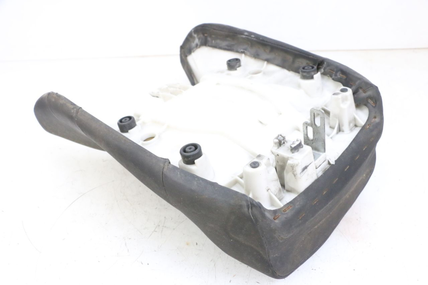 photo de SELLE ANTERIORE YAMAHA FJR ABS 1300 (2006 - 2012) - Stato della superficie e materiale