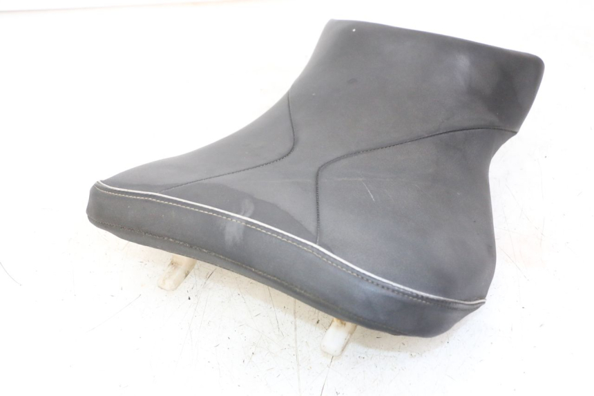 photo de SELLA ANTERIORE SUZUKI GSR 750 (2011 - 2017) - Vista d'insieme del prodotto