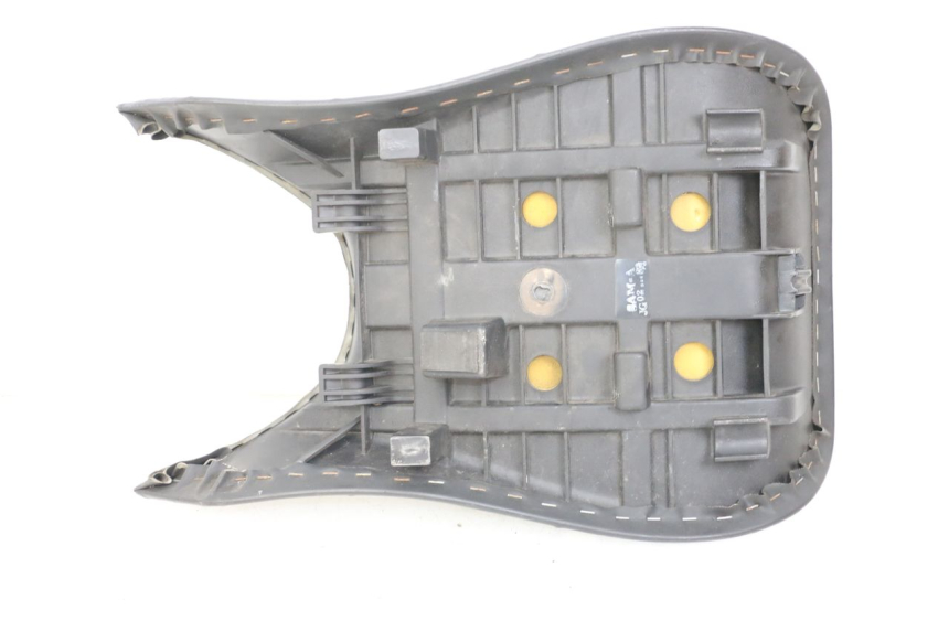 photo de SELLA ANTERIORE HYOSUNG GTR 125 (2006 - 2008) - Altra angolazione