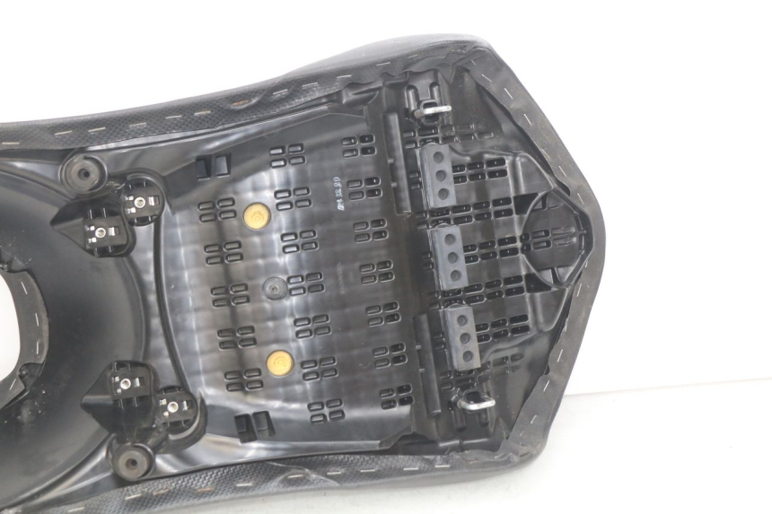 photo de SELLE ANTERIORE HONDA INTEGRA NC D 750 (2016 - 2018) - Primo piano tecnico