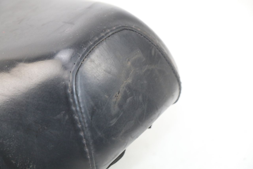 photo de SELLA ANTERIORE PIAGGIO LIBERTY 4T 50 (2009 - 2015) - Zoom sullo stato d'uso