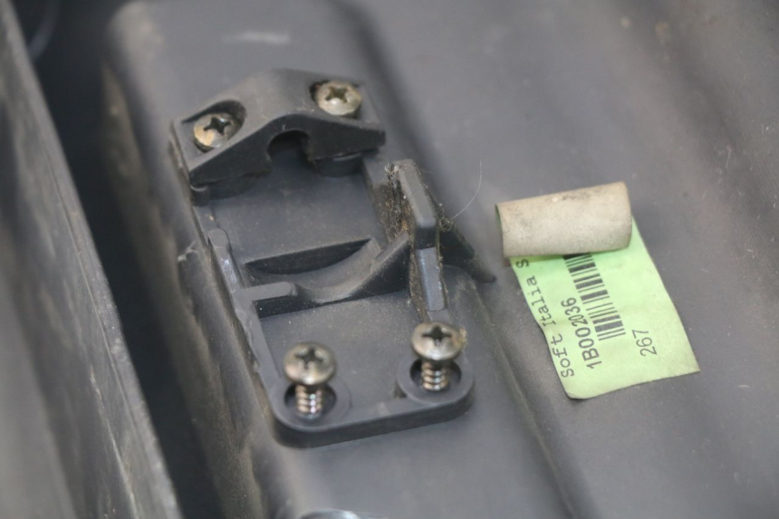 photo de SELLA ANTERIORE PIAGGIO LIBERTY 4T 50 (2009 - 2015) - Primo piano tecnico