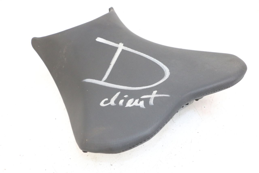 photo de SELLA ANTERIORE KAWASAKI NINJA 400 (2018 - 2023) - Primo piano tecnico