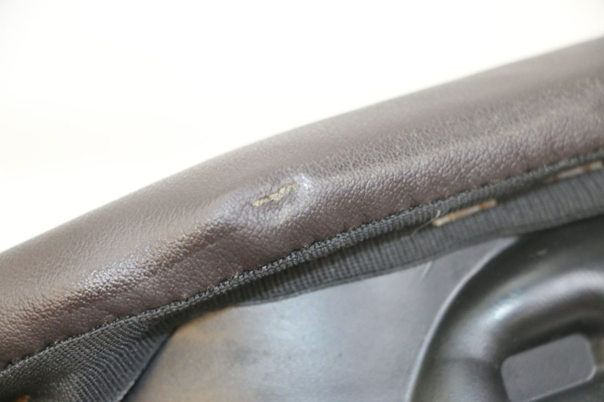 photo de SELLA ANTERIORE ROYAL ENFIELD HYMALAYAN 410 (2016 - 2023) - Zoom sullo stato d'uso