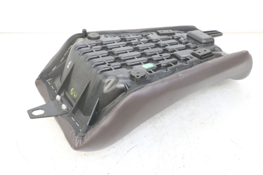 photo de SELLA ANTERIORE ROYAL ENFIELD HYMALAYAN 410 (2016 - 2023) - Altra angolazione