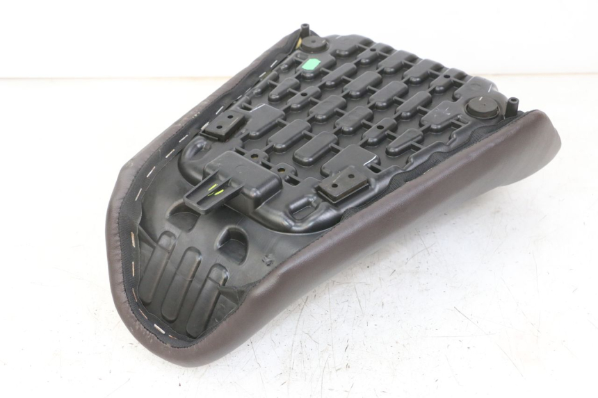 photo de SELLA ANTERIORE ROYAL ENFIELD HYMALAYAN 410 (2016 - 2023) - Primo piano tecnico