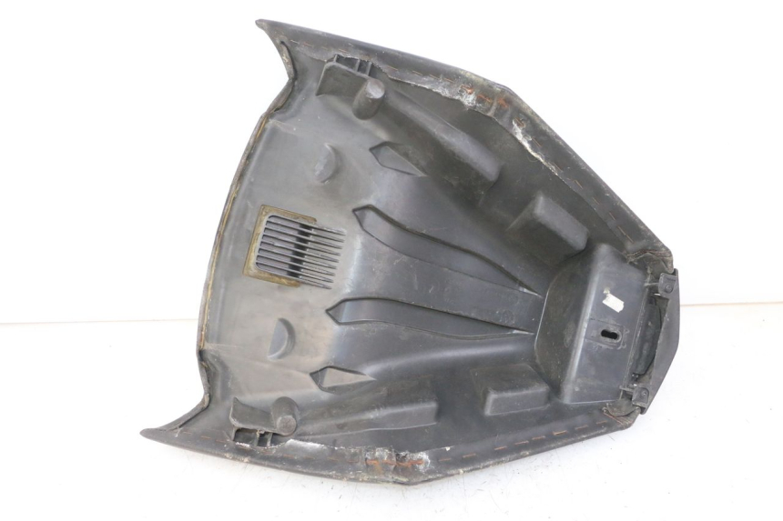 photo de SELLA ANTERIORE PEUGEOT SATELIS COMPRESSOR K15 125 (2006 - 2009) - Stato della superficie e materiale