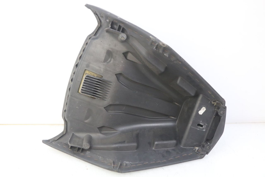 photo de SELLE ANTERIORE PEUGEOT SATELIS 125 (2006 - 2009) - Zoom sullo stato d'uso