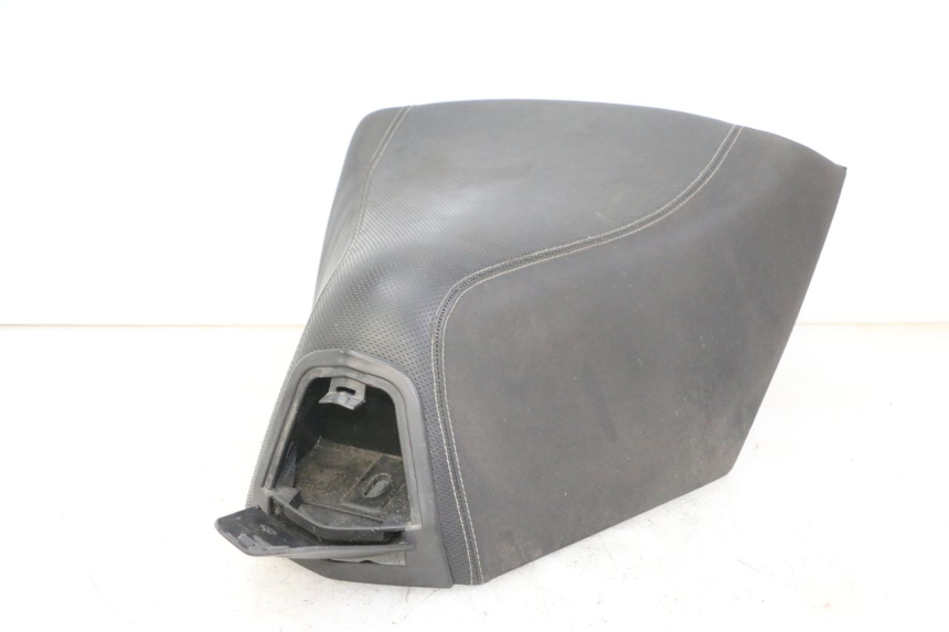 photo de SELLA ANTERIORE PEUGEOT SATELIS 125 (2013 - 2018) - Zoom sullo stato d'uso