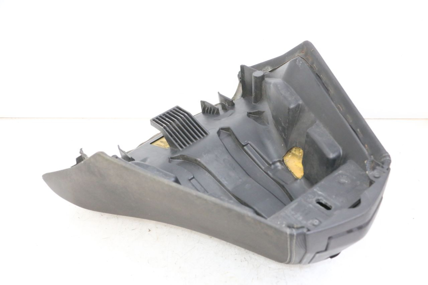 photo de SELLA ANTERIORE PEUGEOT SATELIS 125 (2013 - 2018) - Dettagli dei punti di fissaggio