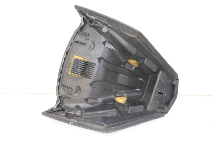 photo de SELLA ANTERIORE PEUGEOT SATELIS 125 (2013 - 2018) - Stato della superficie e materiale