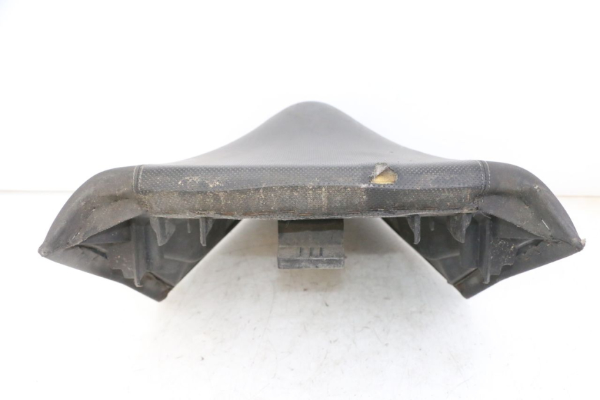 photo de SELLA ANTERIORE PEUGEOT SATELIS 125 (2013 - 2018) - Zoom sui componenti