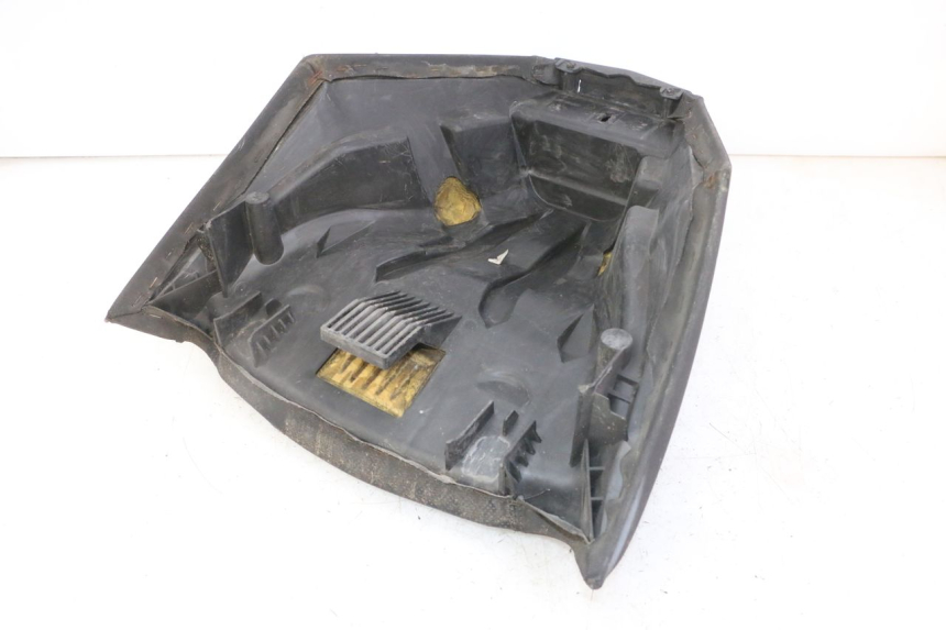 photo de SELLA ANTERIORE PEUGEOT SATELIS 125 (2013 - 2018) - Dettagli dei punti di fissaggio