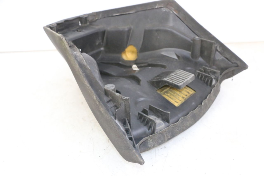 photo de SELLA ANTERIORE PEUGEOT SATELIS 125 (2013 - 2018) - Dettaglio del componente