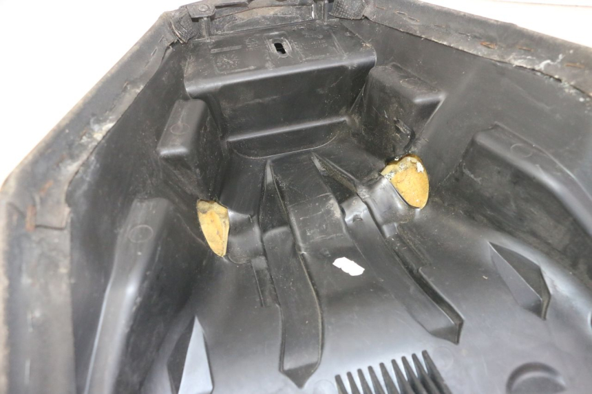 photo de SELLA ANTERIORE PEUGEOT SATELIS 125 (2013 - 2018) - Dettaglio del componente