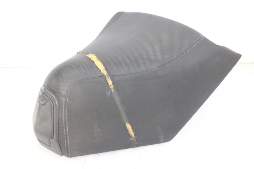 photo de SELLA ANTERIORE PEUGEOT SATELIS 125 (2013 - 2018) - Caratteristiche distintive